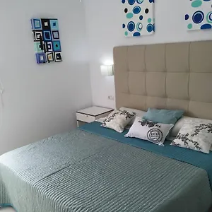 https://delicious-los-cristianos2bdr-2bathr-beachclose.in-canary-islands.com